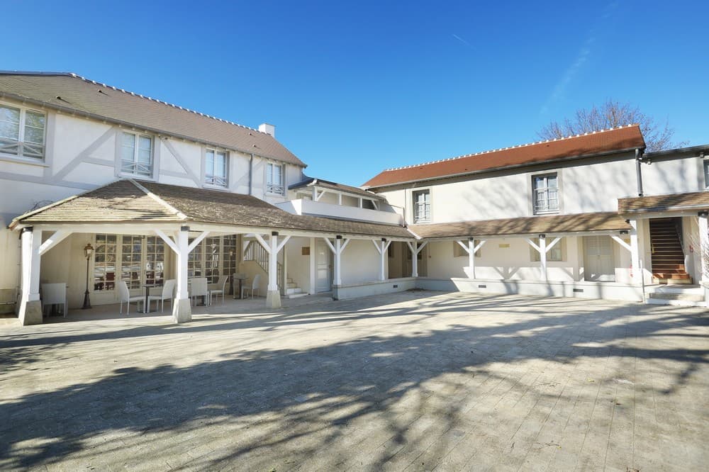 Hôtel du Cheval Blanc Paris Marne La Vallée - Jossigny (Seine-et-Marne)