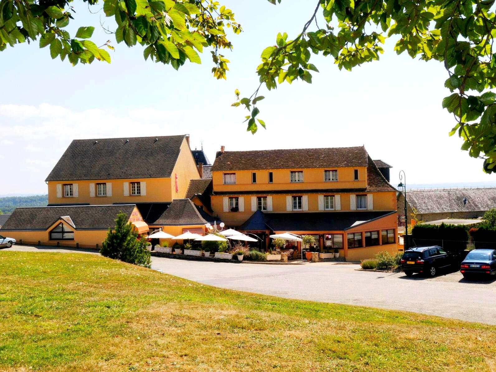 Hôtel de la Tour Masseret - Masseret (Corrèze)