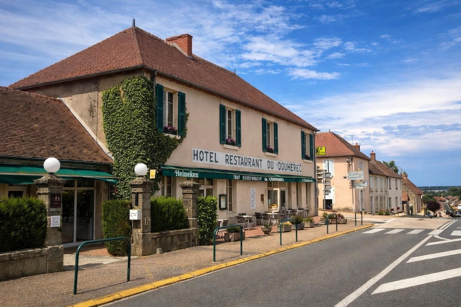 Hôtel du Commerce Tronget - Tronget (Allier)
