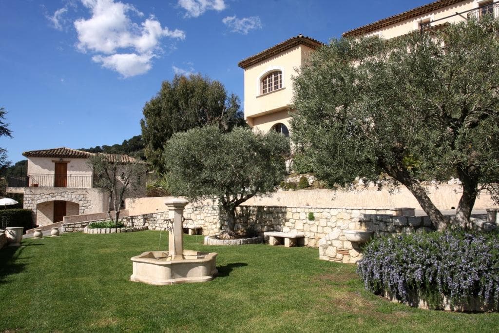 Hôtel Restaurant Alain Llorca - La Colle-sur-Loup (Alpes-Maritimes)