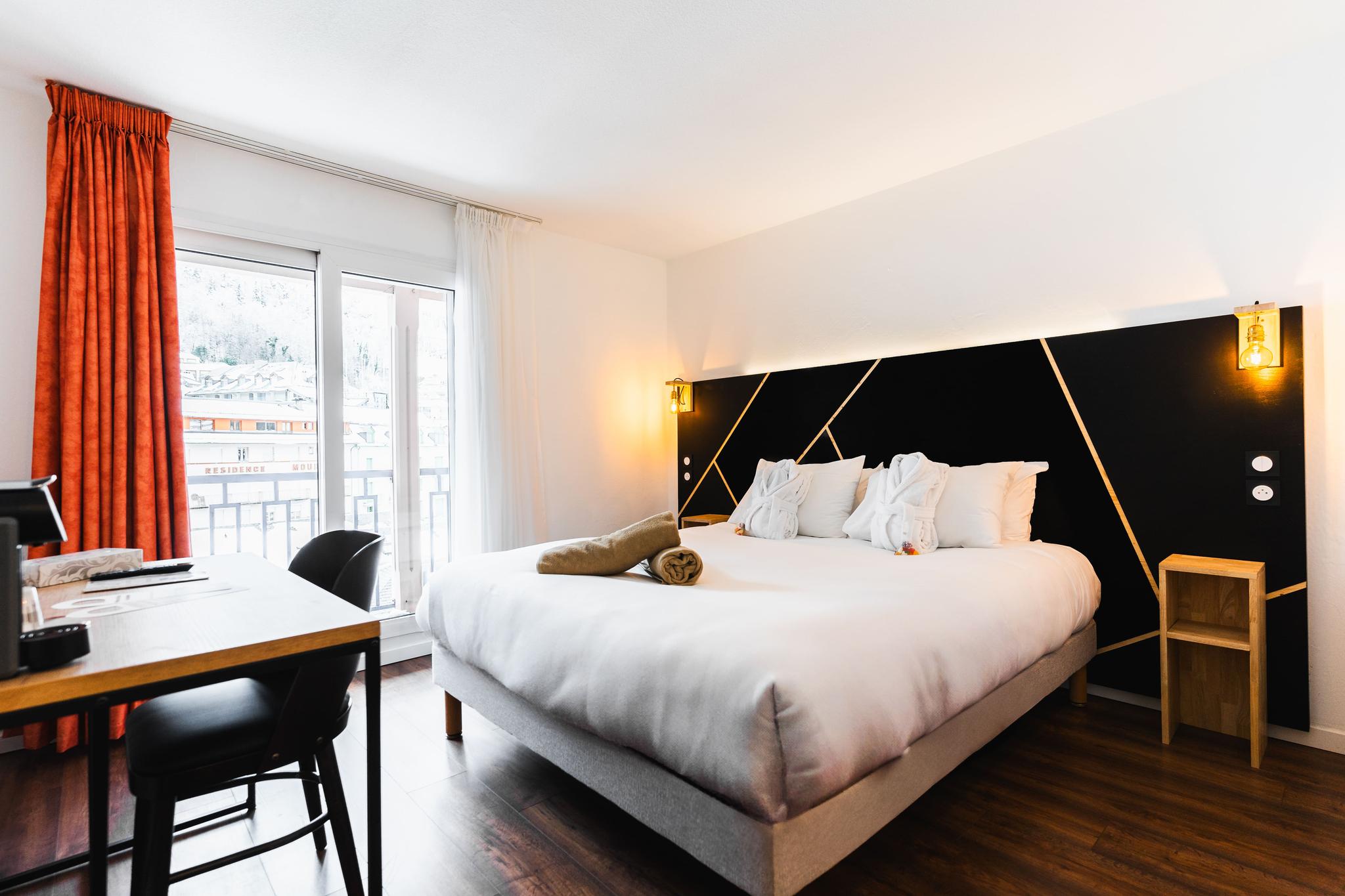 Garden  City Cauterets Balneo