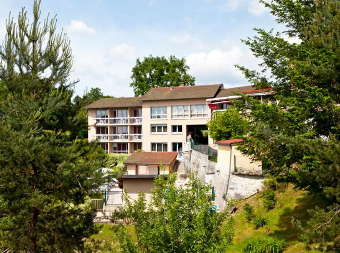 Hôtel du Lac Lacapelle Viescamp - Lacapelle Viescamp (Cantal)