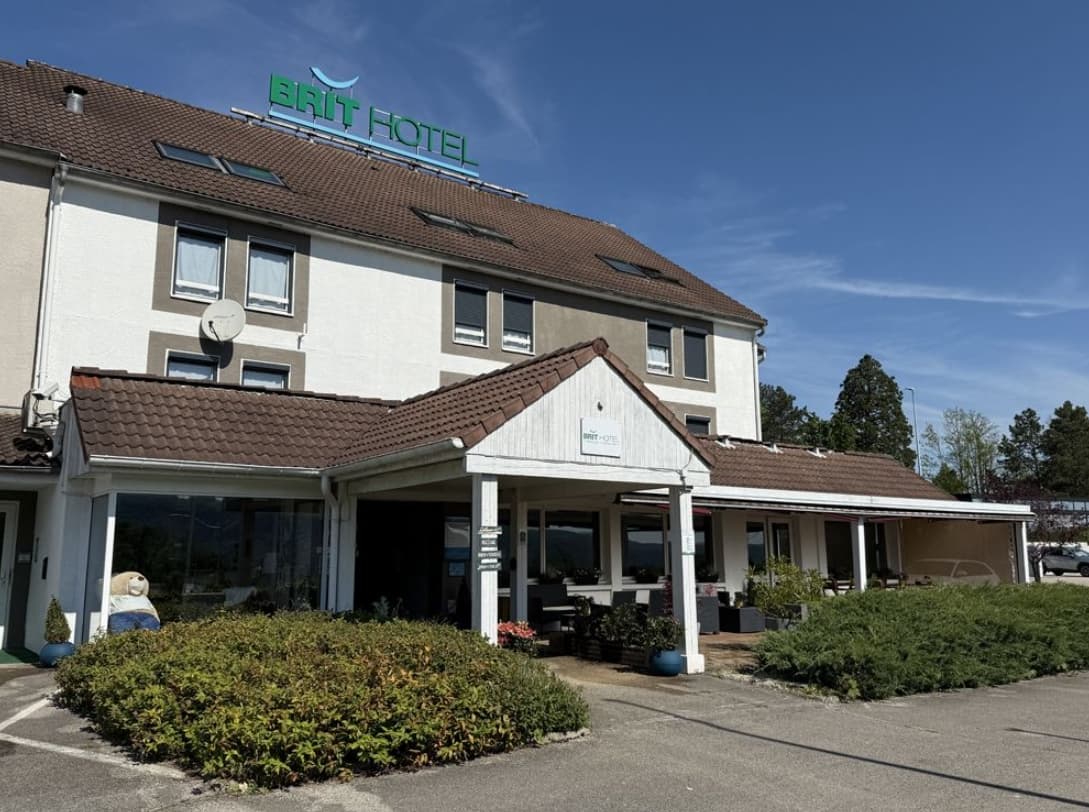 Brit Hotel Confort Besançon Nord - L'Horloge - Besançon (Doubs)