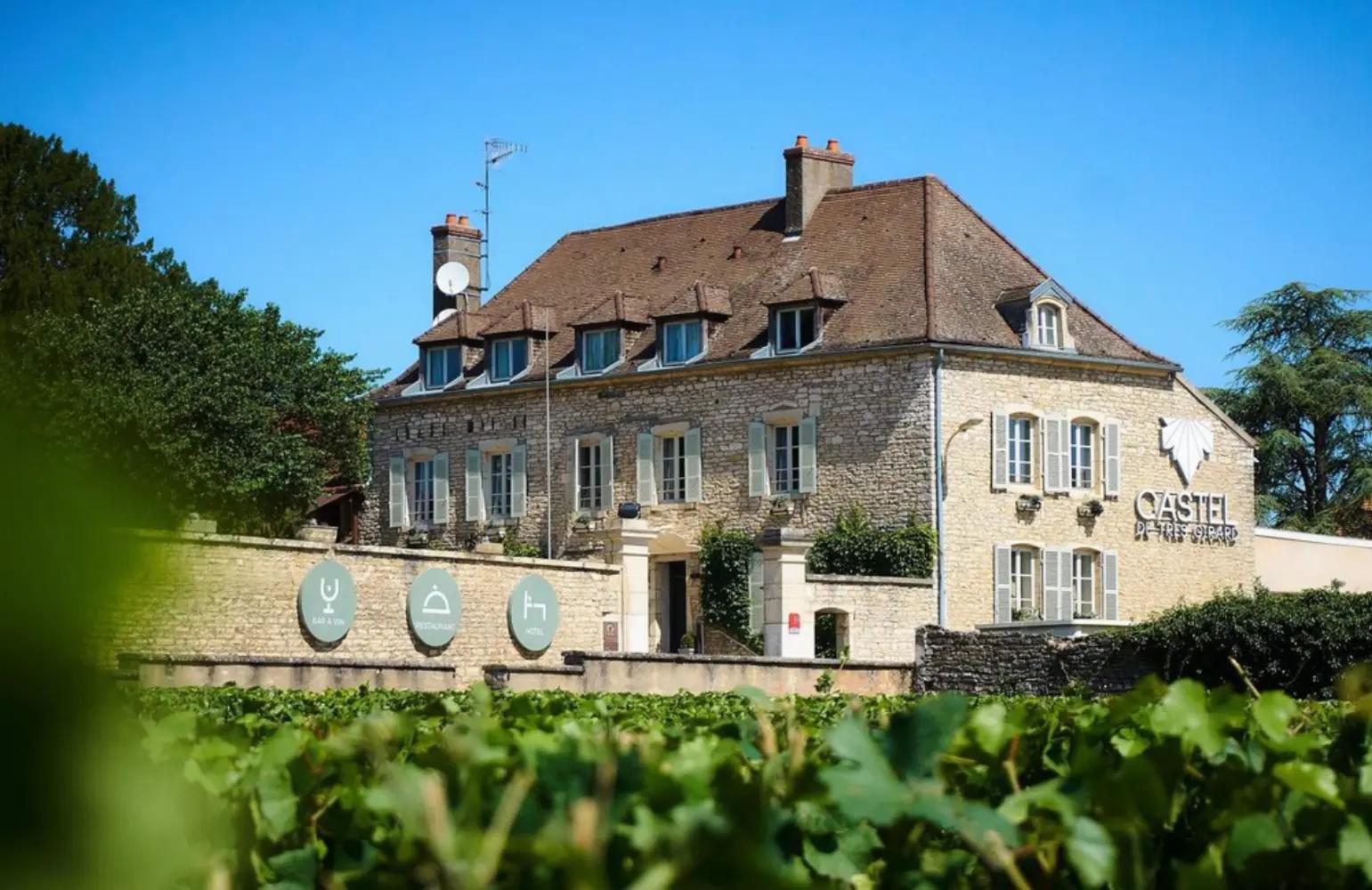 Castel de Très Girard - Morey-Saint-Denis (Côte-d'Or)