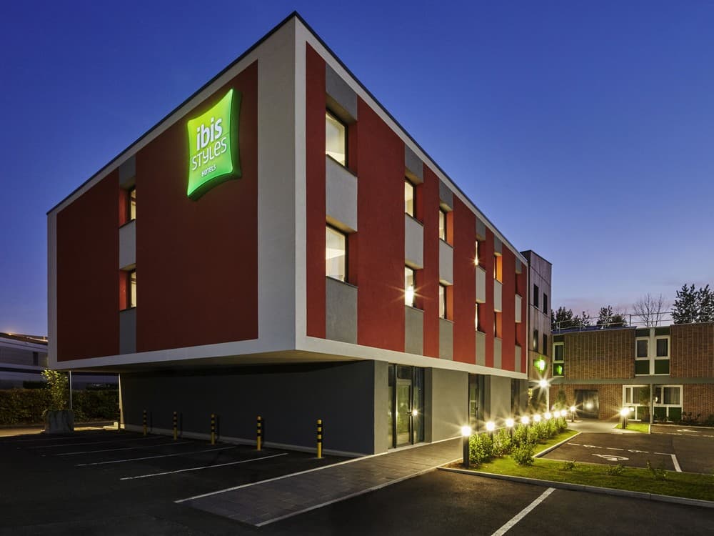 Ibis Styles Evry Lisses - LISSES (Essonne)