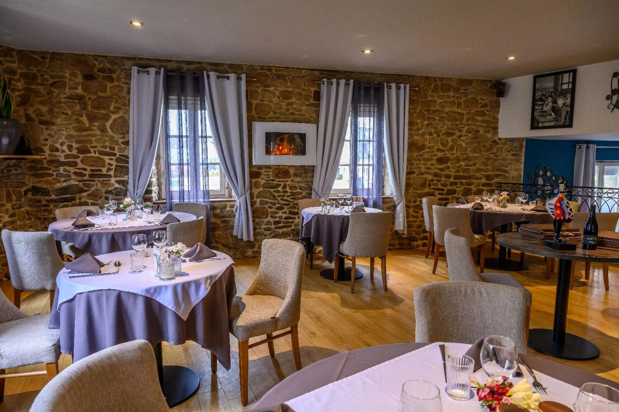Hôtel Restaurant du Grand Cerf - Ernée (Mayenne)
