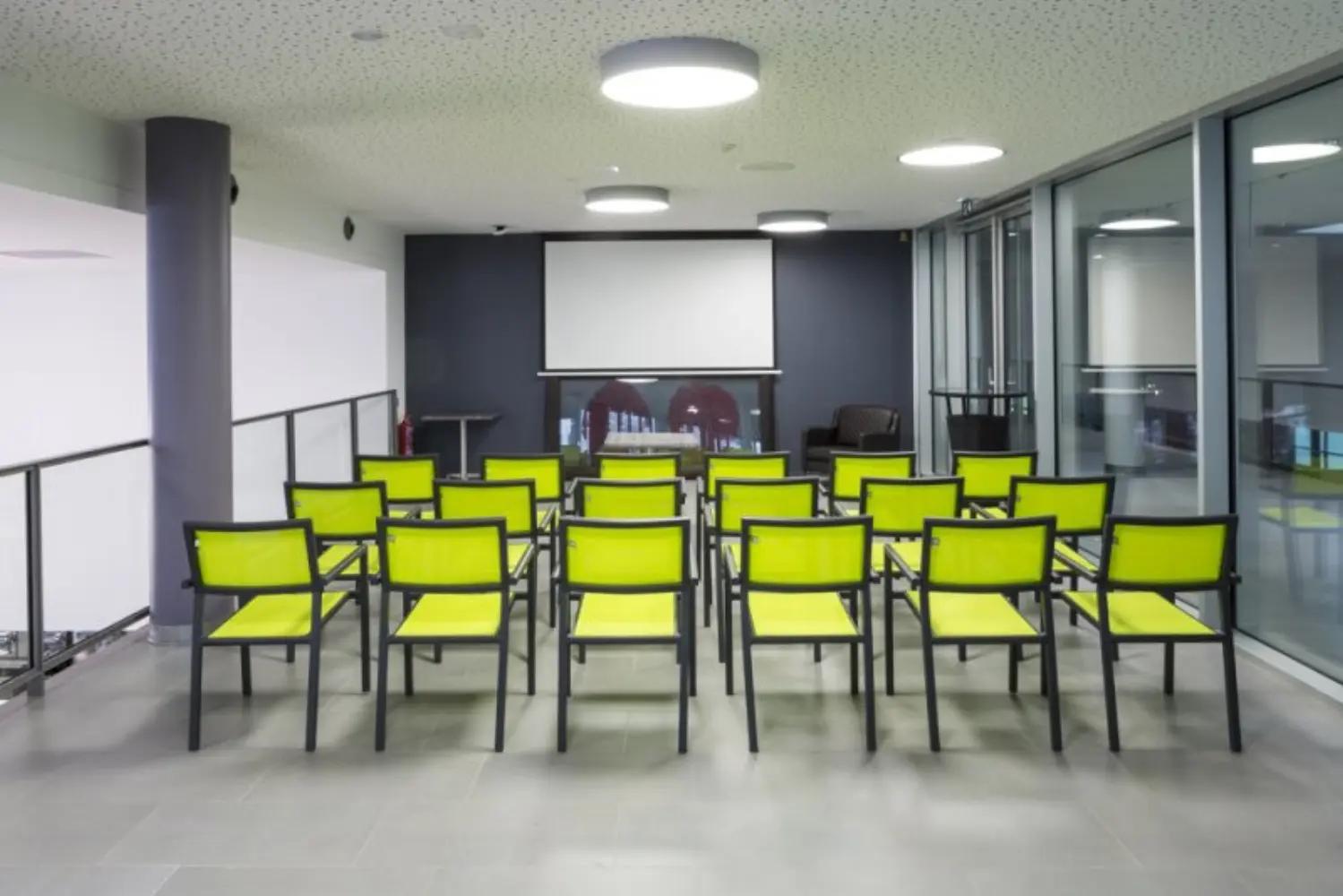 Mac Amande - Courbevoie (Hauts-de-Seine)