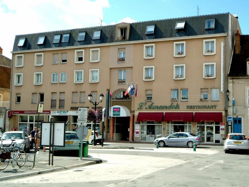 Hôtel l'Amandois - Saint-Amand-Montrond (Cher)