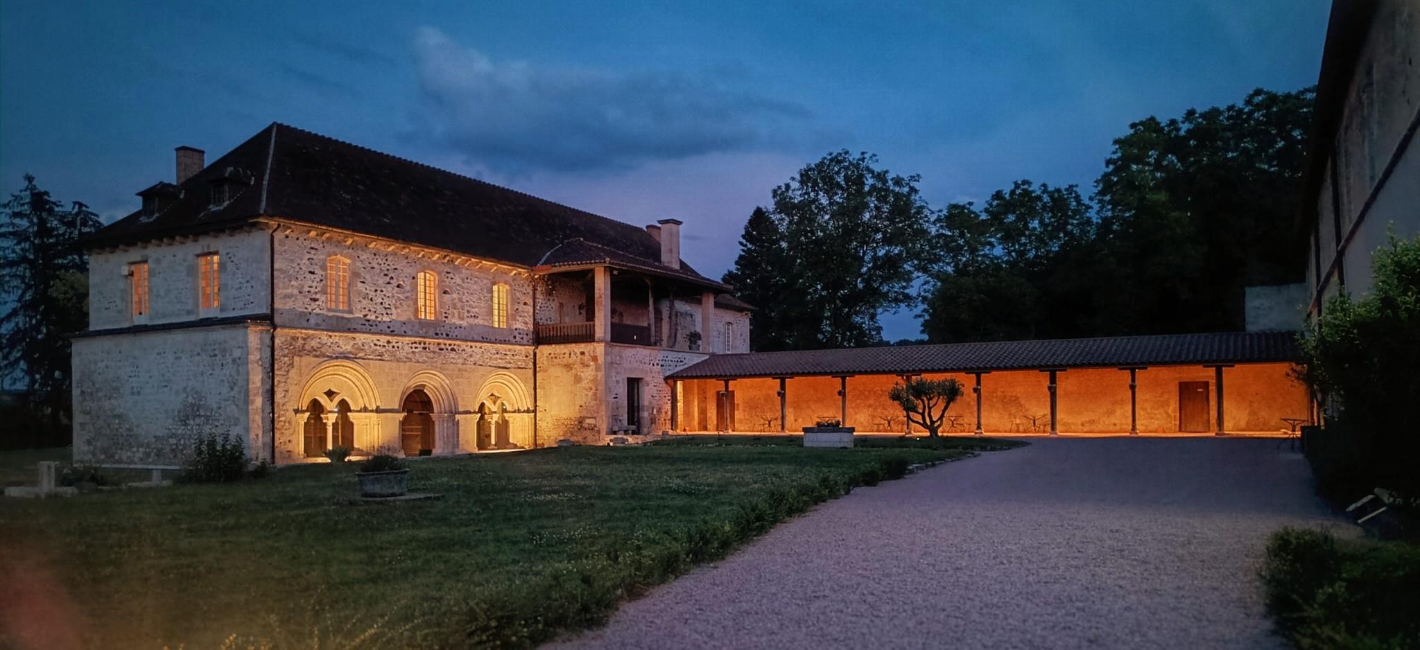 Abbaye Saint Gilbert de Neuffonts - Saint-Didier-la-Forêt (Allier)
