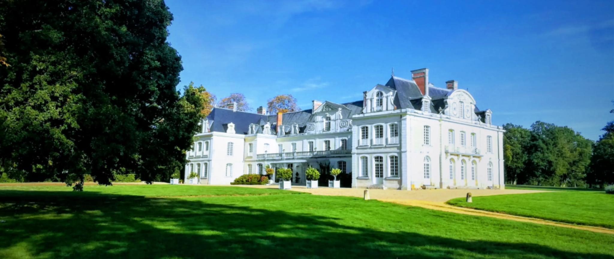 Château des Briottières - SEICHES-SUR-LE-LOIR (Maine-et-Loire)