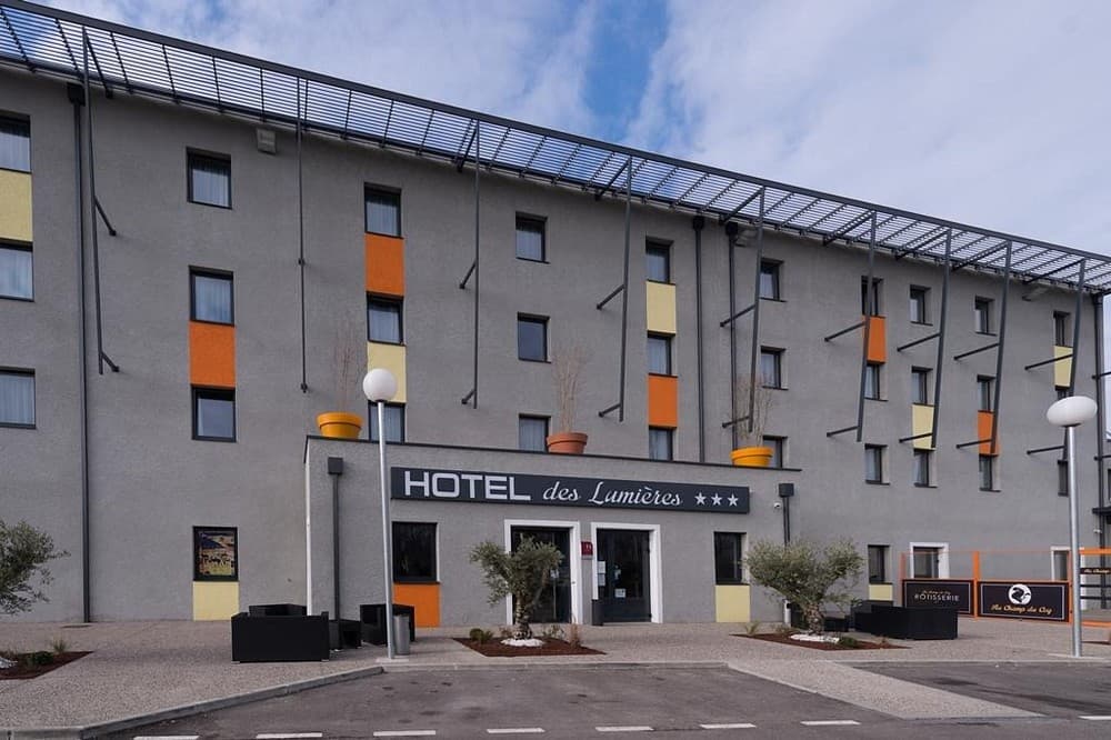 Hôtel des Lumières - Meyzieu (Rhône)
