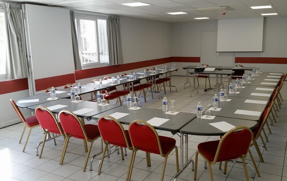 Hotel-Restaurant L'Amandier - Nanterre (Hauts-de-Seine)