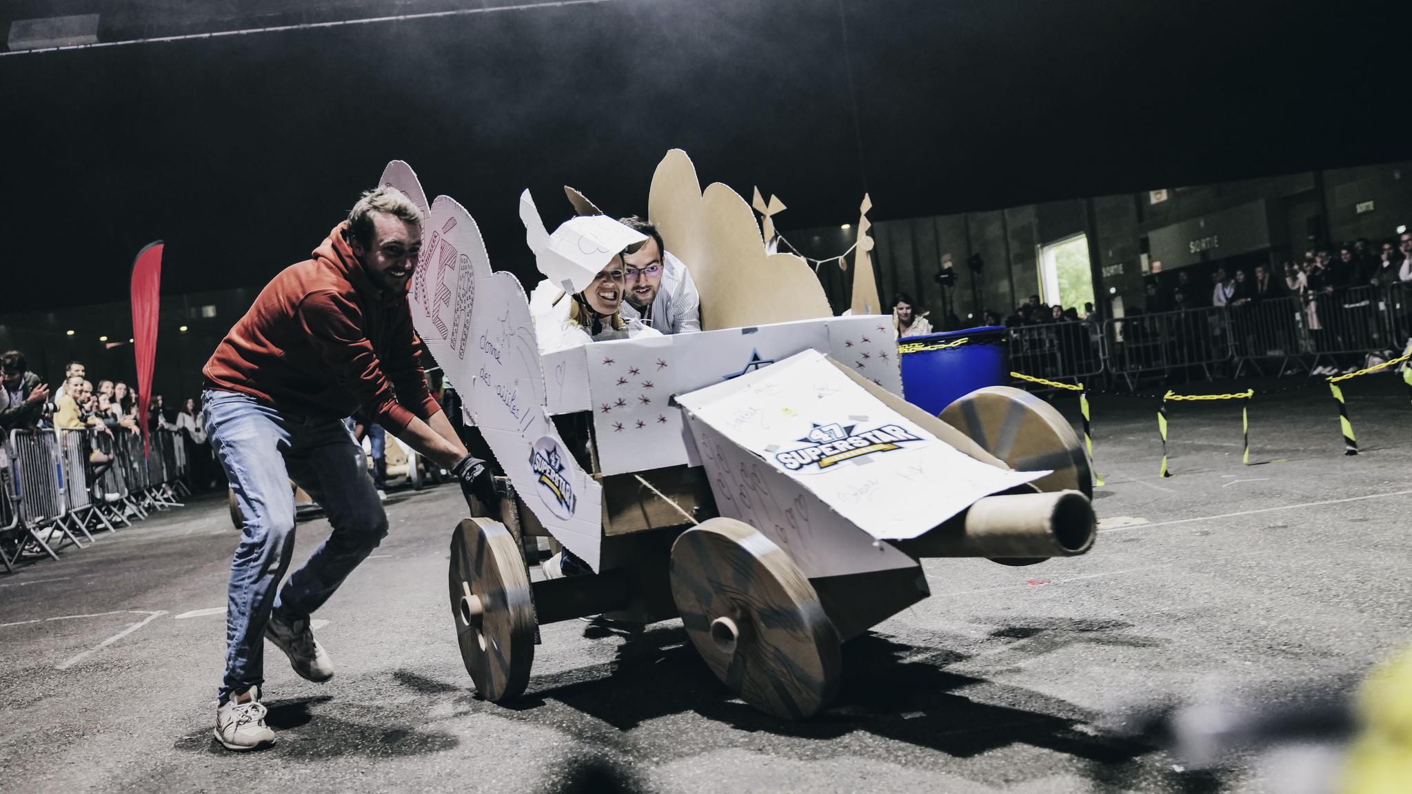 Voiture qui cartonne - VILLENAVE-D'ORNON (33)