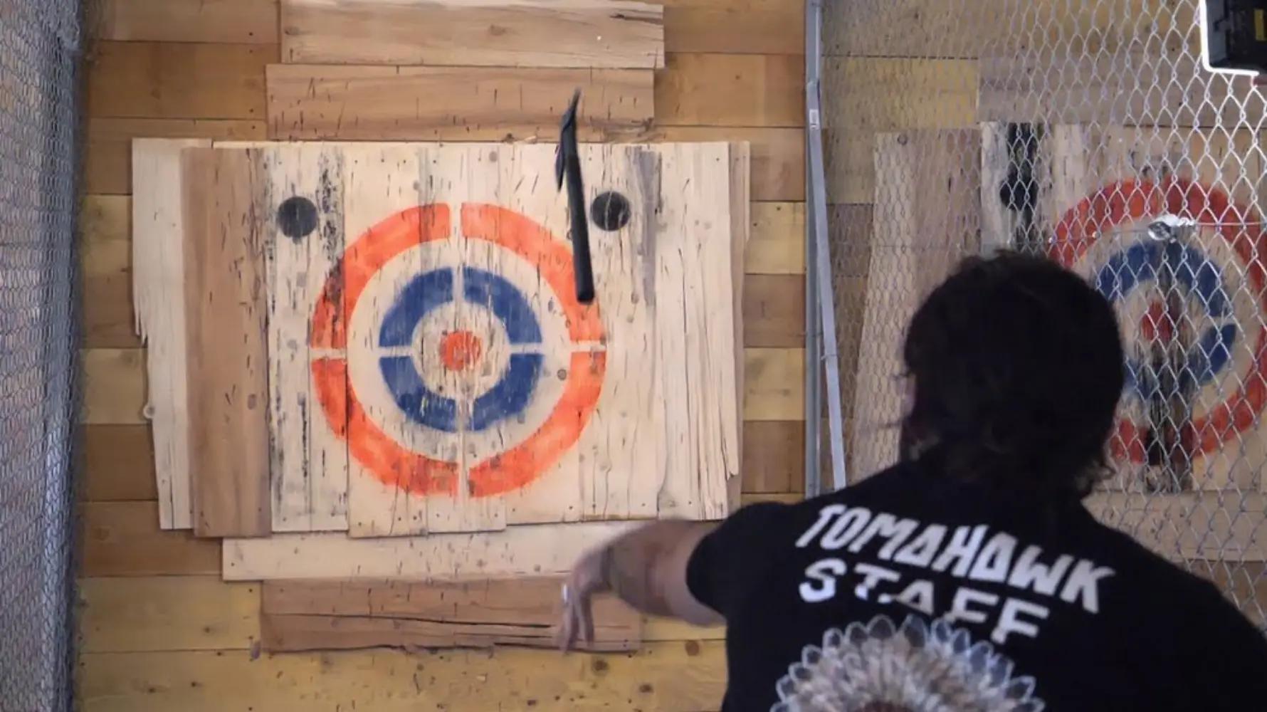 Tomahawk Lancer de Hache - NICE (Alpes-Maritimes)