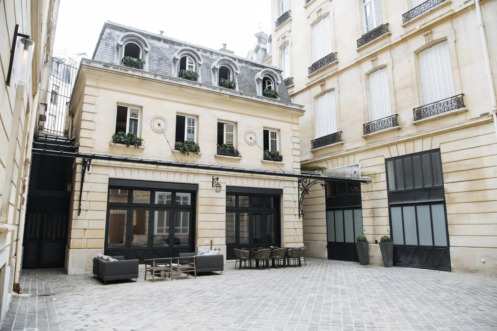 Arcane Palace - Paris (Paris)