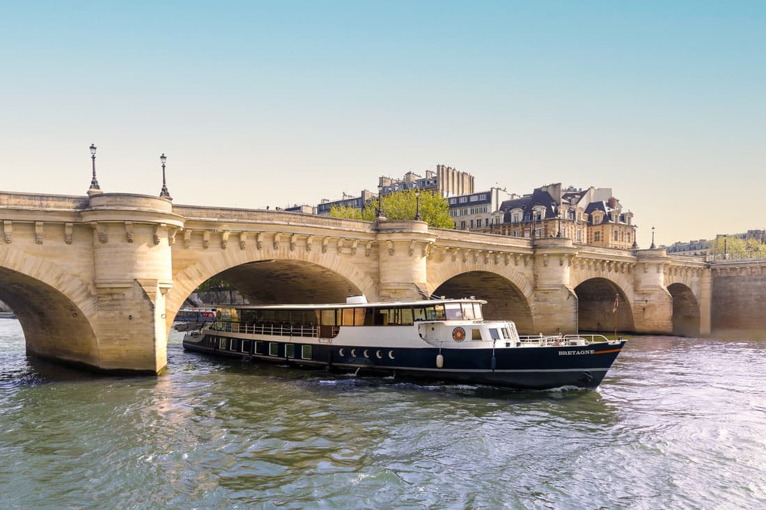 Bateaux Parisiens - Le Bretagne - PARIS (Paris)
