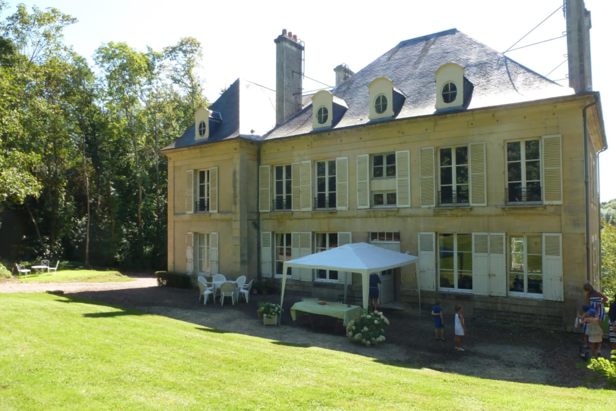 Le Bas Manoir - BRETTEVILLE-SUR-ODON (Calvados)