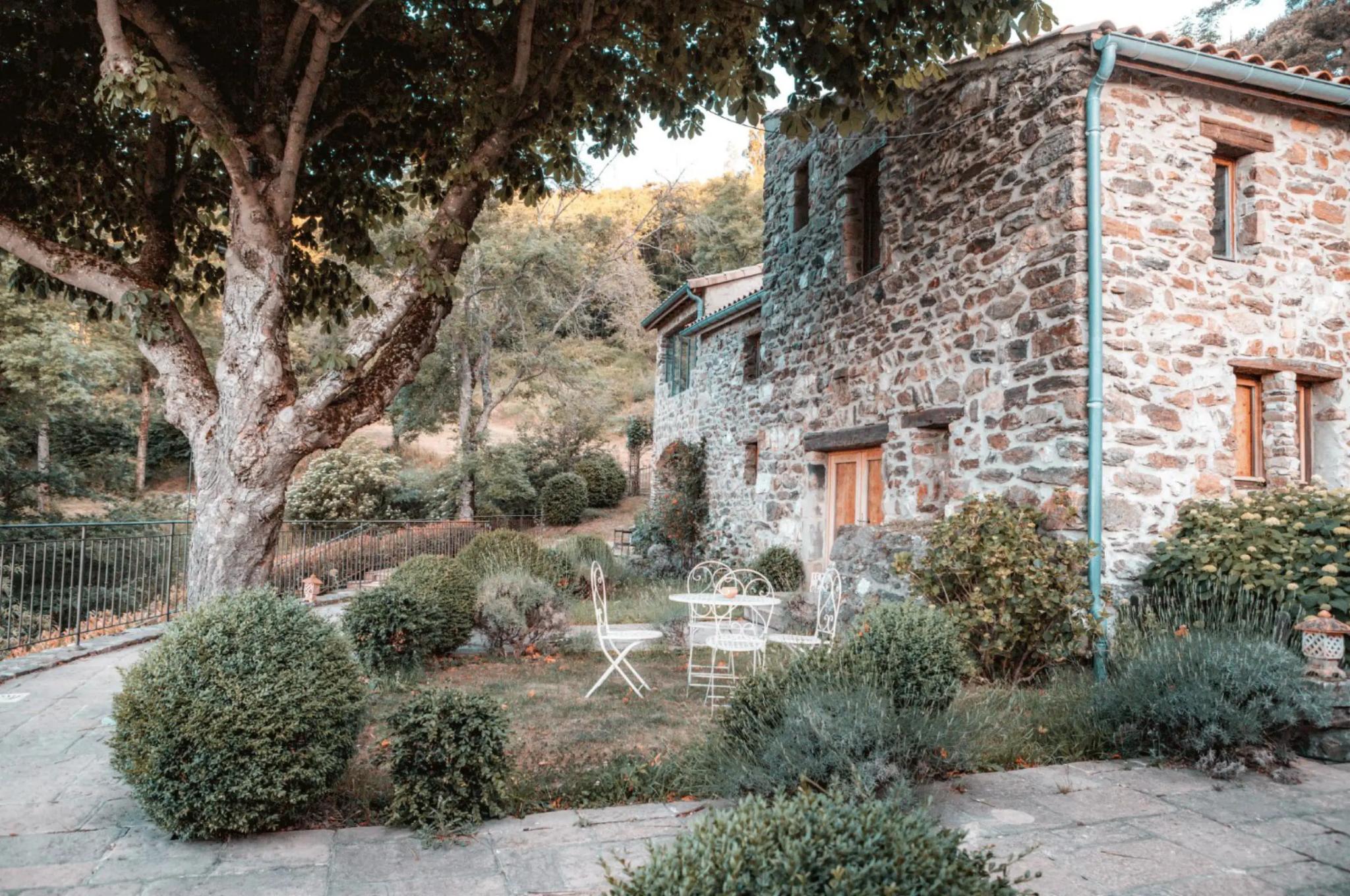 Le Hameau de La Mûre - SAINT-LAURENT-DU-PAPE (Ardèche)