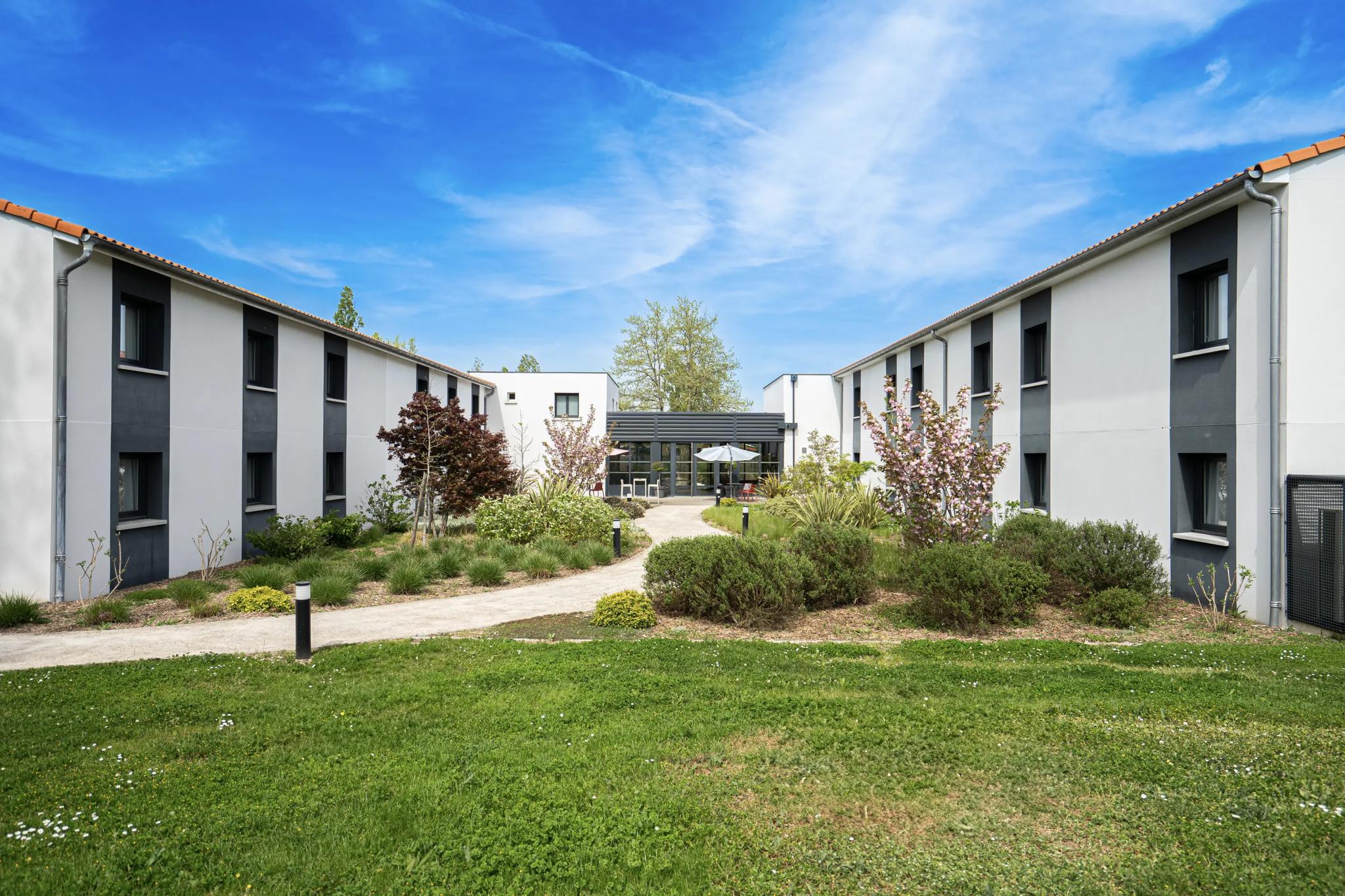 Sure Hotel by Best Western Les Portes de Montauban - BRESSOLS (Tarn-et-Garonne)