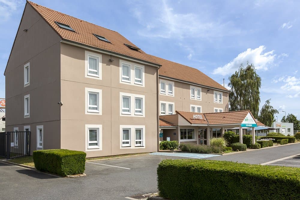 Brit Hotel Confort Cambrai Ouest - FONTAINE-NOTRE-DAME (Nord)