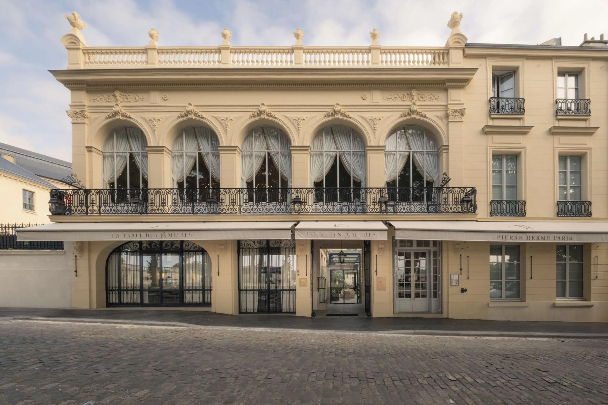 Hôtel Les Lumières - VERSAILLES (Yvelines)