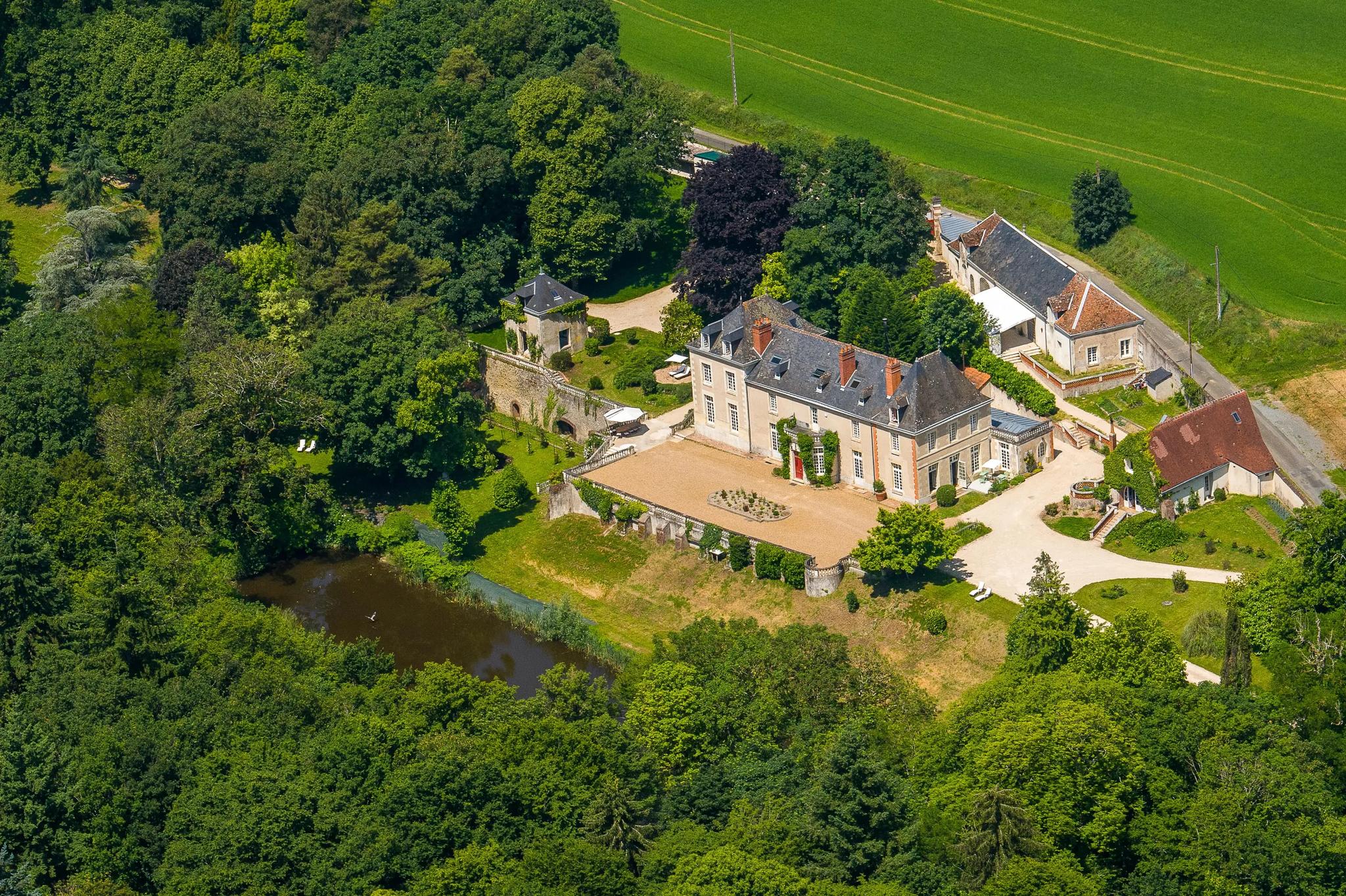 Château de la Huberdière - NAZELLES-NÉGRON (Indre-et-Loire)