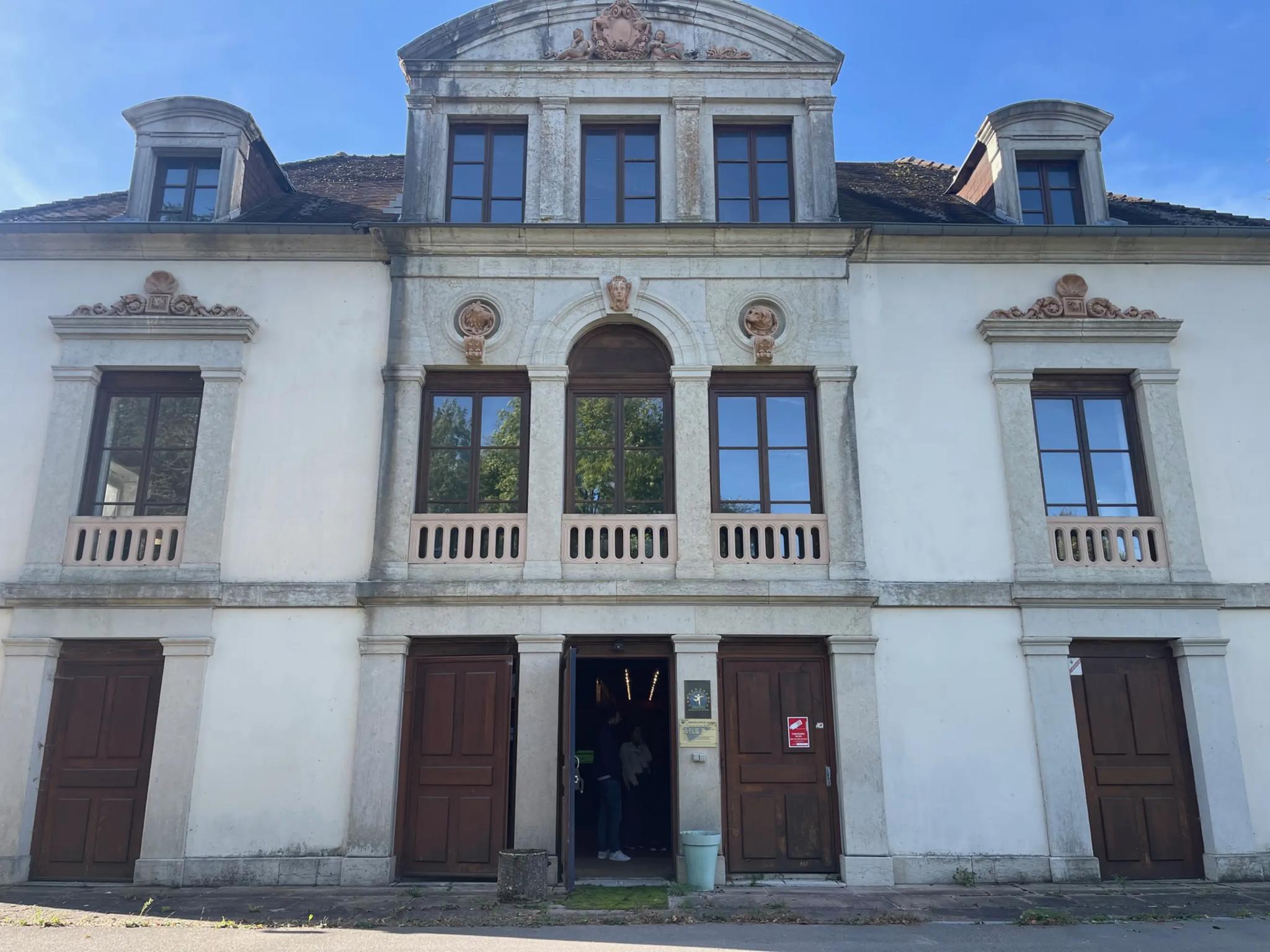Château de Nenon - ÉCLANS-NENON (Jura)