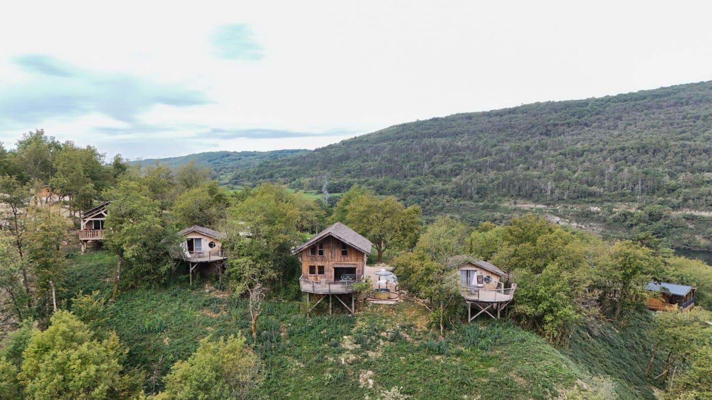 Cabanes et Lodges du Belvédère - Serrières-sur-Ain (Ain)