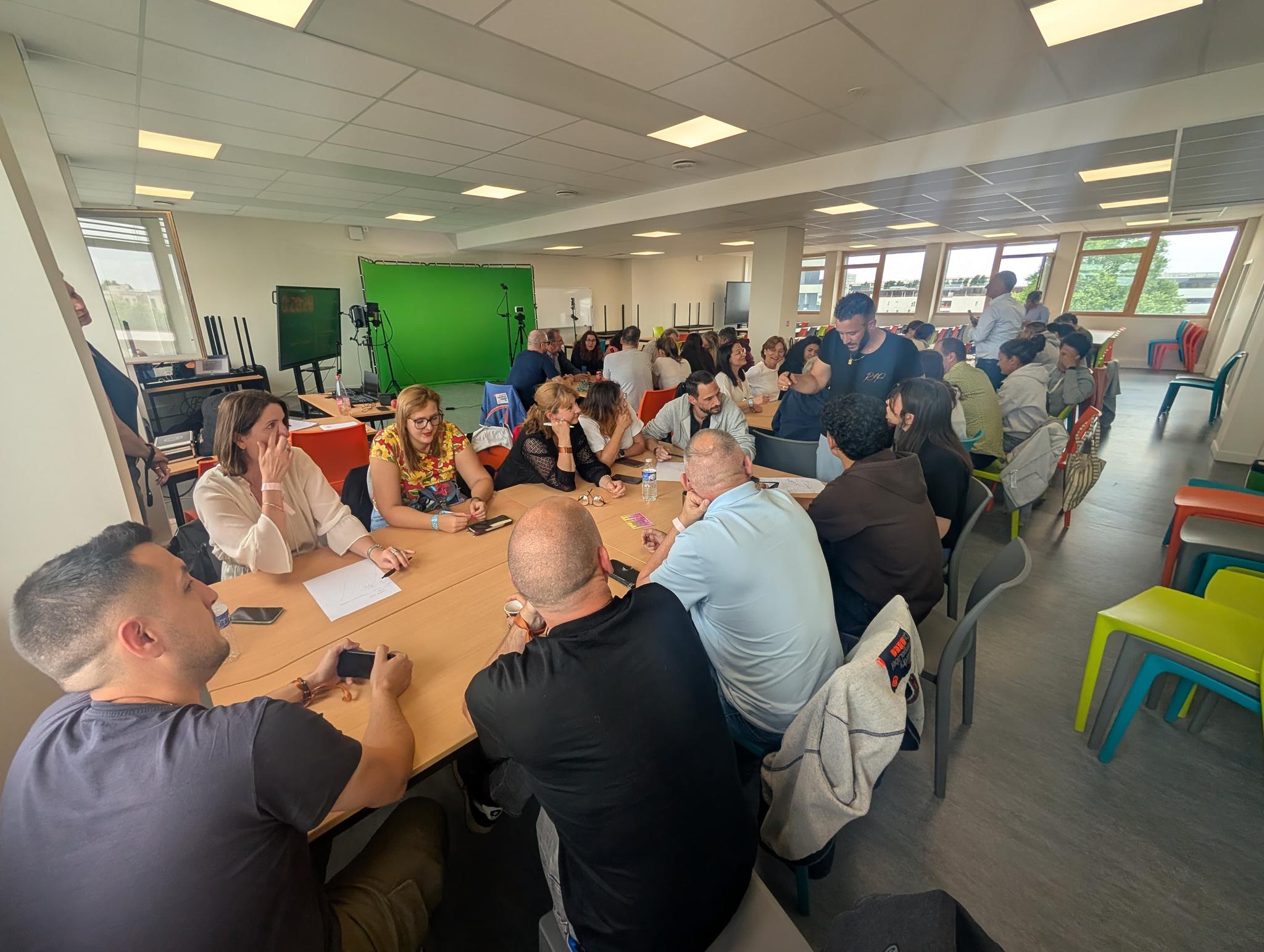 Hit Factory : Team Building musical, Studio Nomade & Clip Vidéo! produisez le clip musical de vos rêves! - Soussans (33)