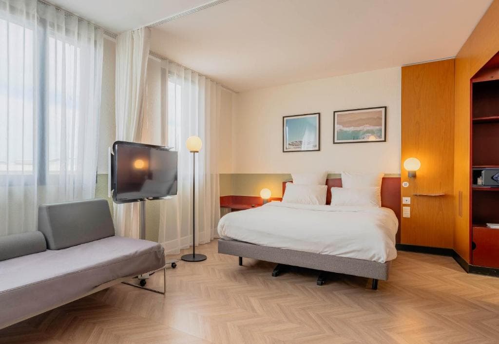 BB Hôtel Calais Terminal Cité de l'Europe