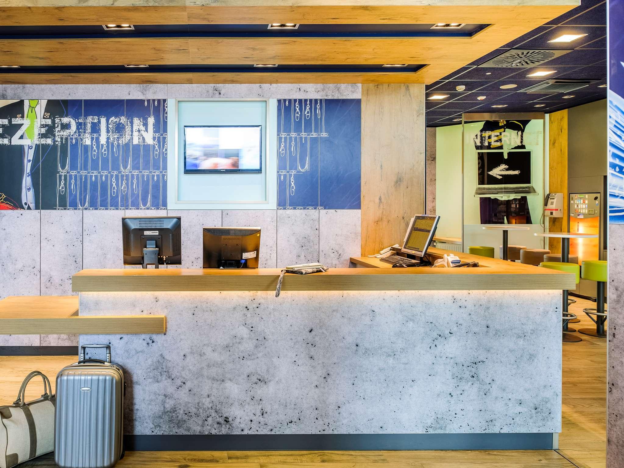 Ibis budget Givet - Givet (Ardennes)
