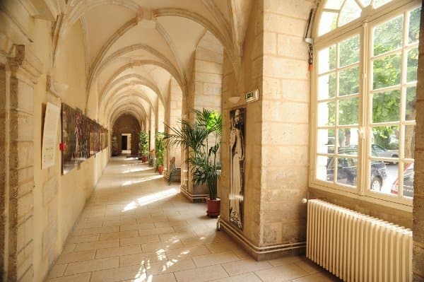 Hôtellerie Saint Yves - CHARTRES (Eure-et-Loir)