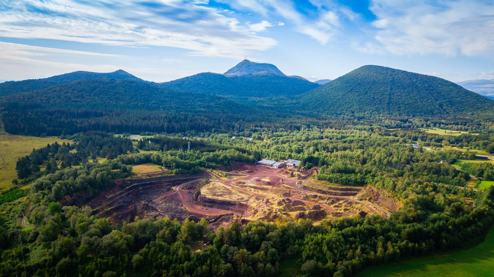 Volcan de Lemptégy et Lodges de Lemptégy - SAINT-OURS (Puy-de-Dôme)