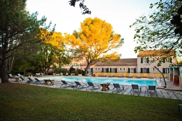 Best Western Le Val Majour - Fontvieille (Bouches-du-Rhône)