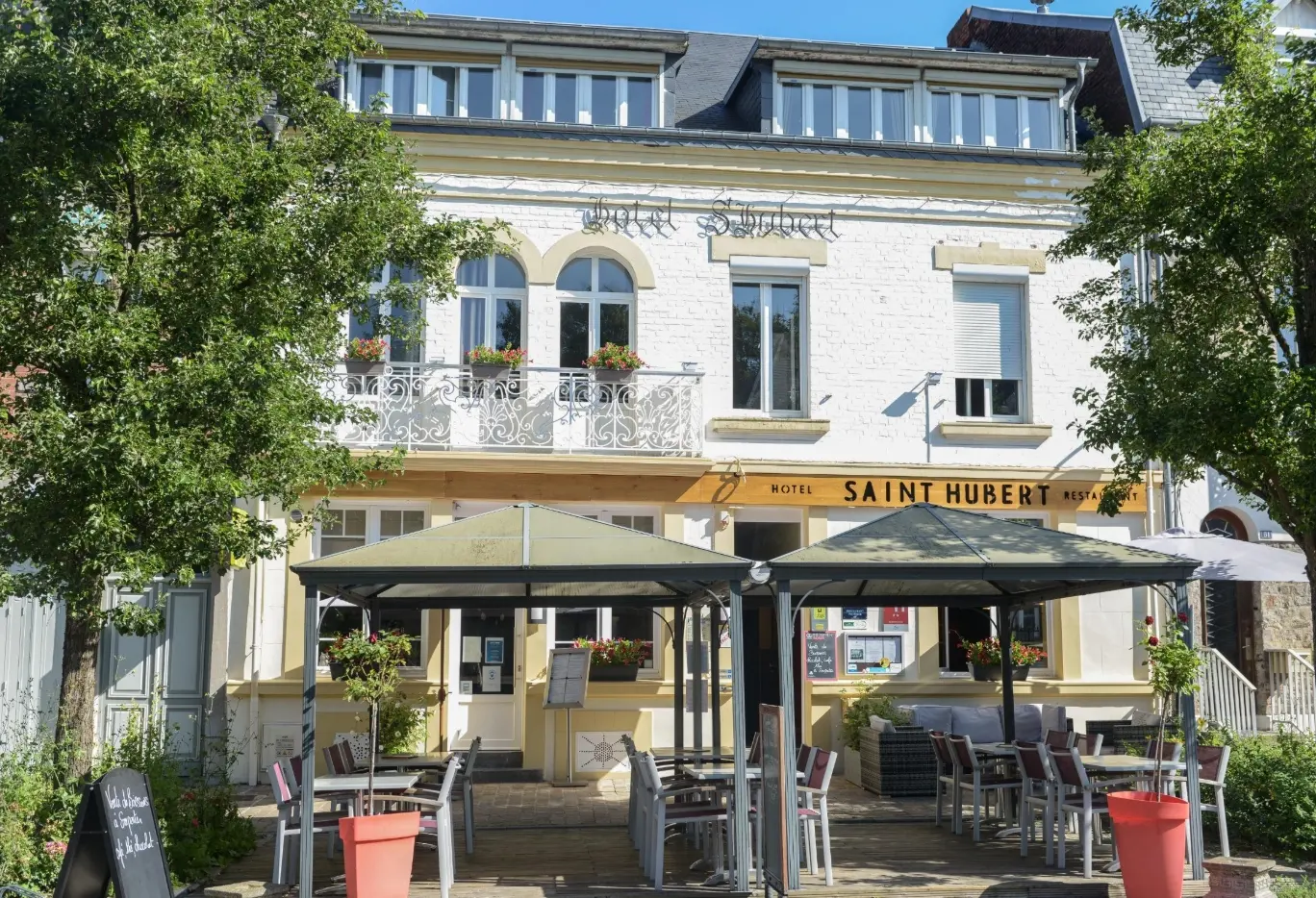 Logis Hôtel Saint Hubert - Haybes (Ardennes)