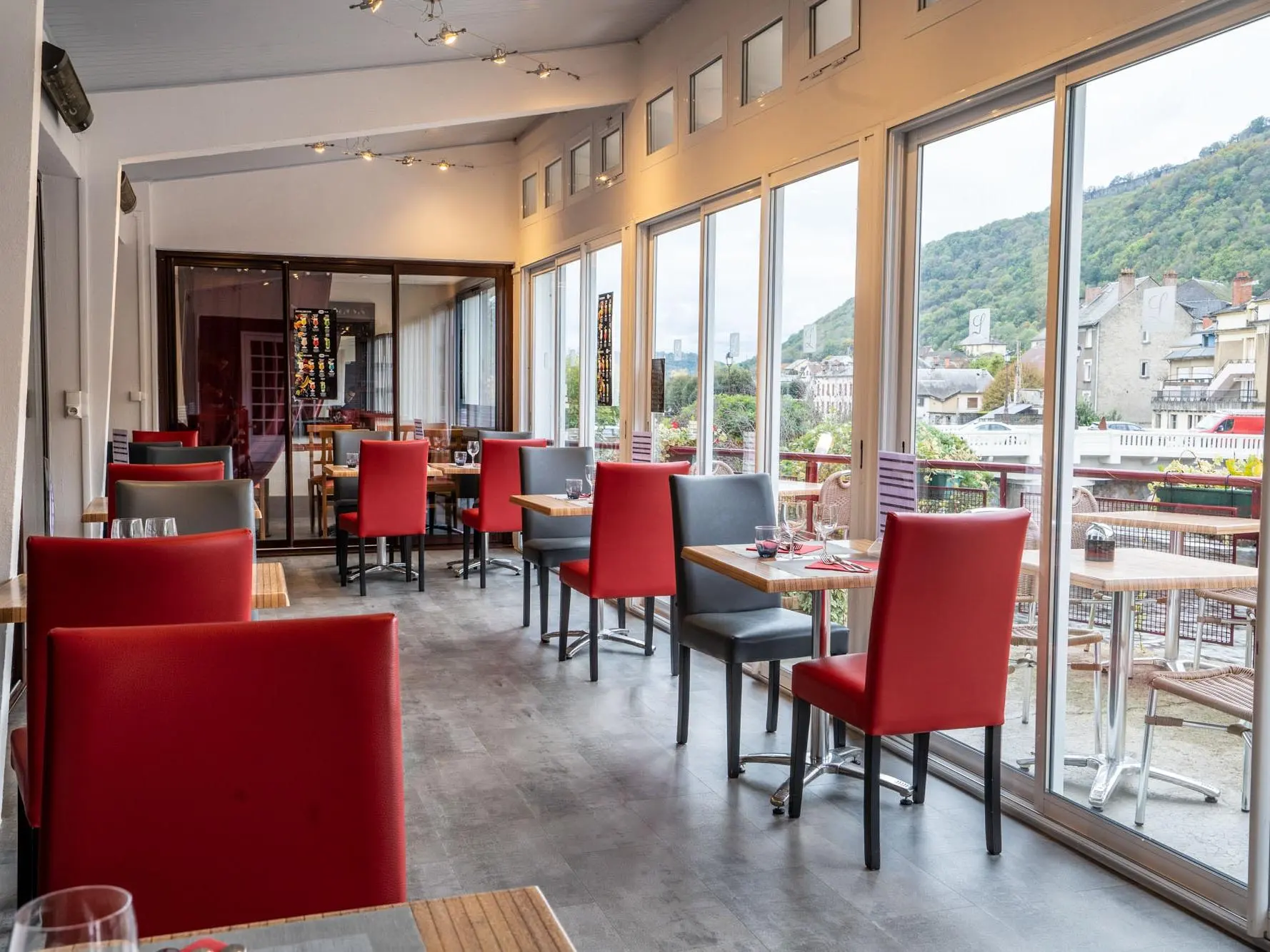 Logis Central Hôtel - Bort-les-Orgues (Corrèze)