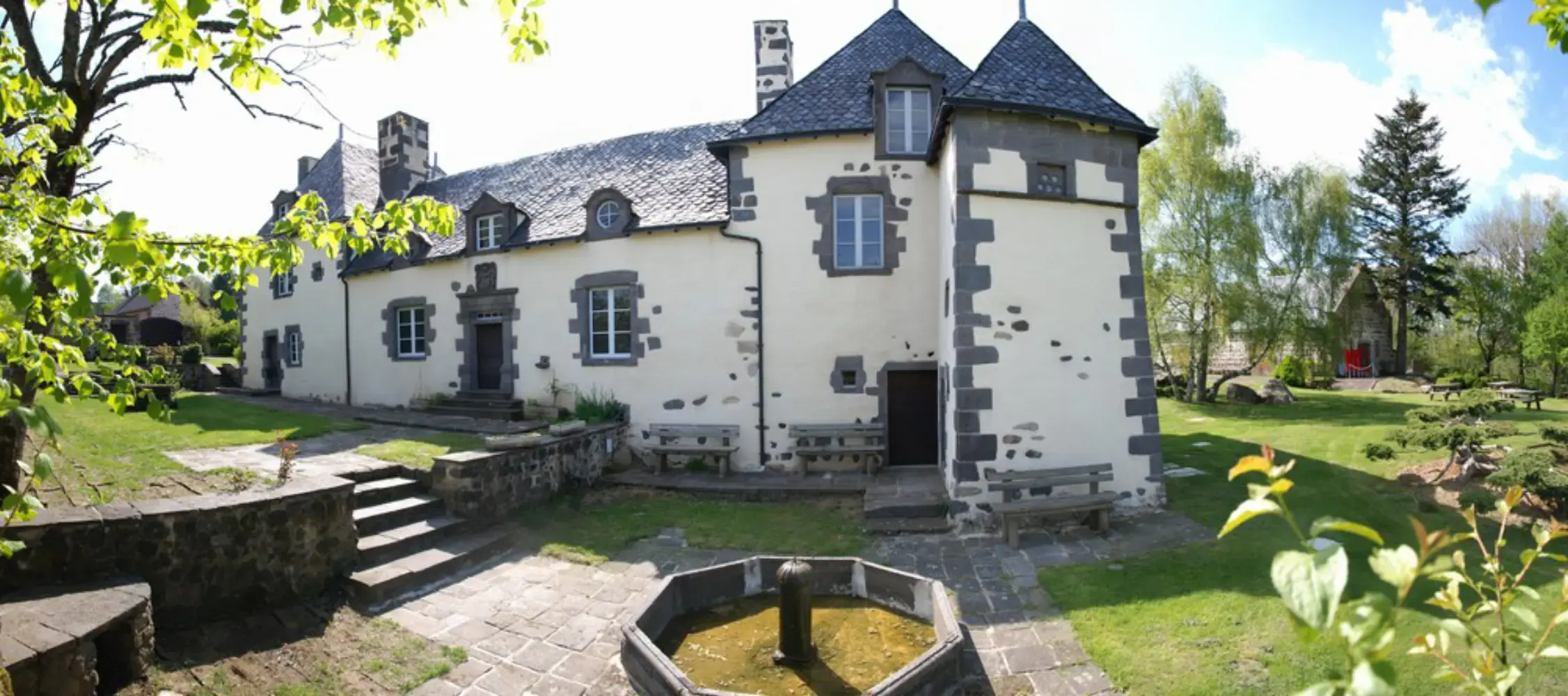 Manoir de Veygoux - Charbonnières-les-Varennes (Puy-de-Dôme)