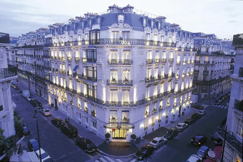 Hotel de La Tremoille - Paris (Paris)