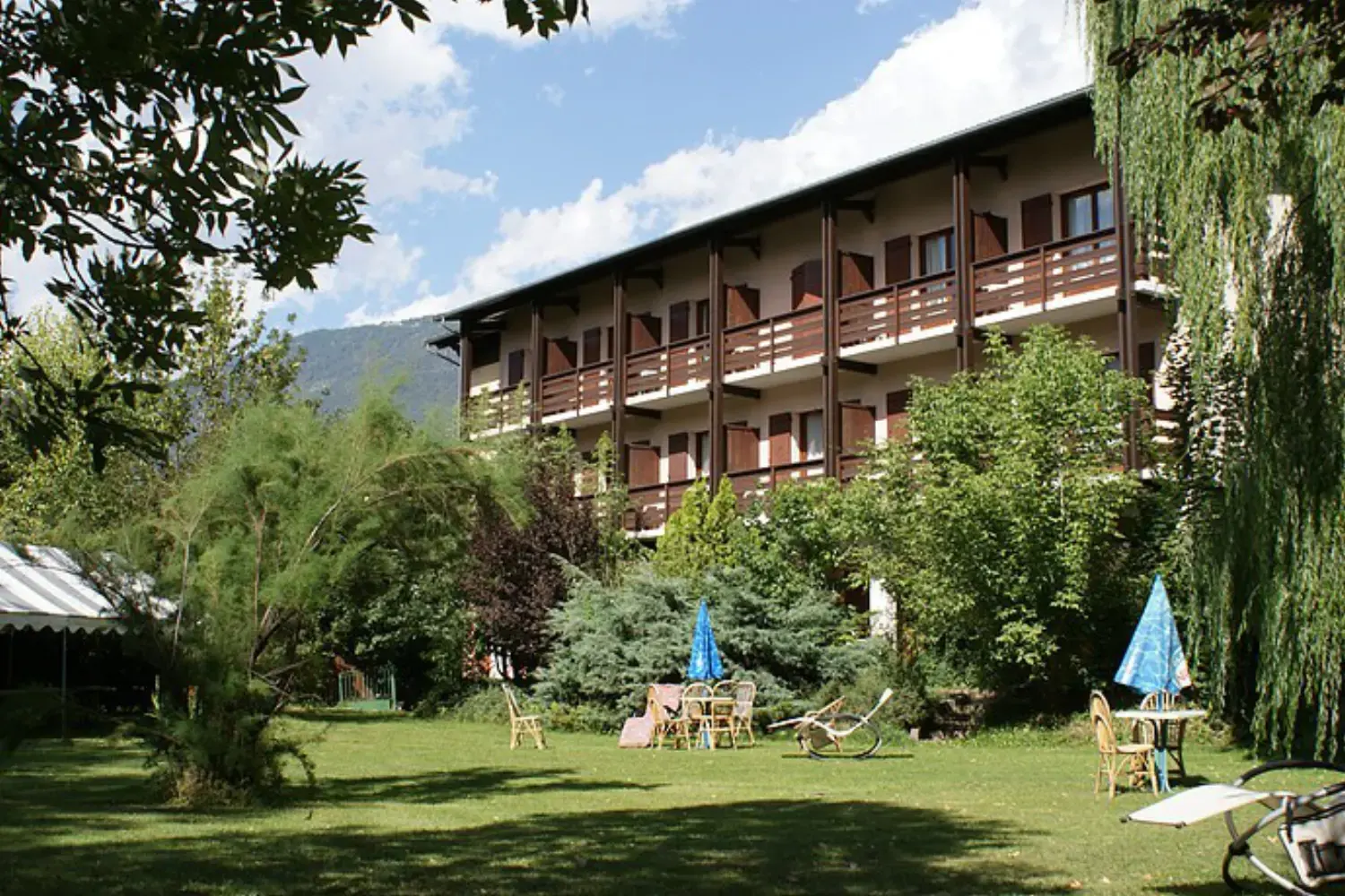 Hôtel Lacour - Eygliers (Hautes-Alpes)