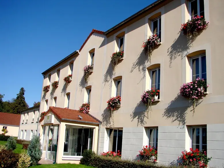Brit Hotel Châteaudun - Donnemain-Saint-Mamès (Eure-et-Loir)