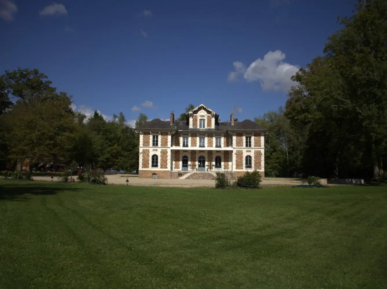 Manoir de l'Obélisque - Villeneuve-le-Comte (Seine-et-Marne)