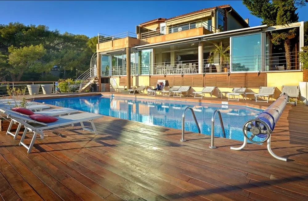 Best Western Plus Hôtel La Rade - Cassis (Bouches-du-Rhône)