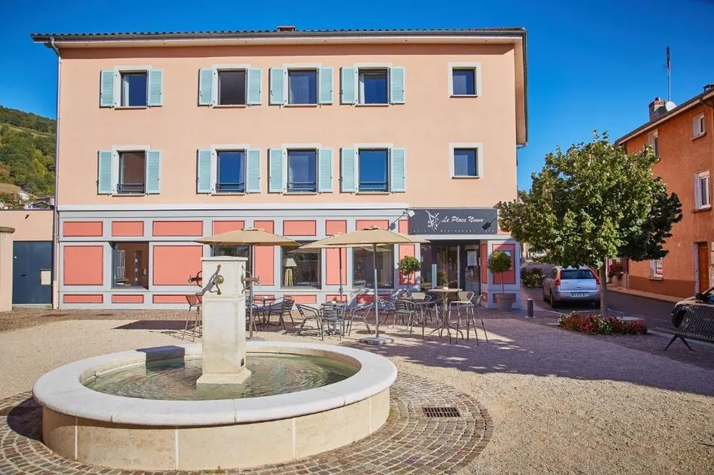 Hotel Le Place Neuve - Brullioles (Rhône)