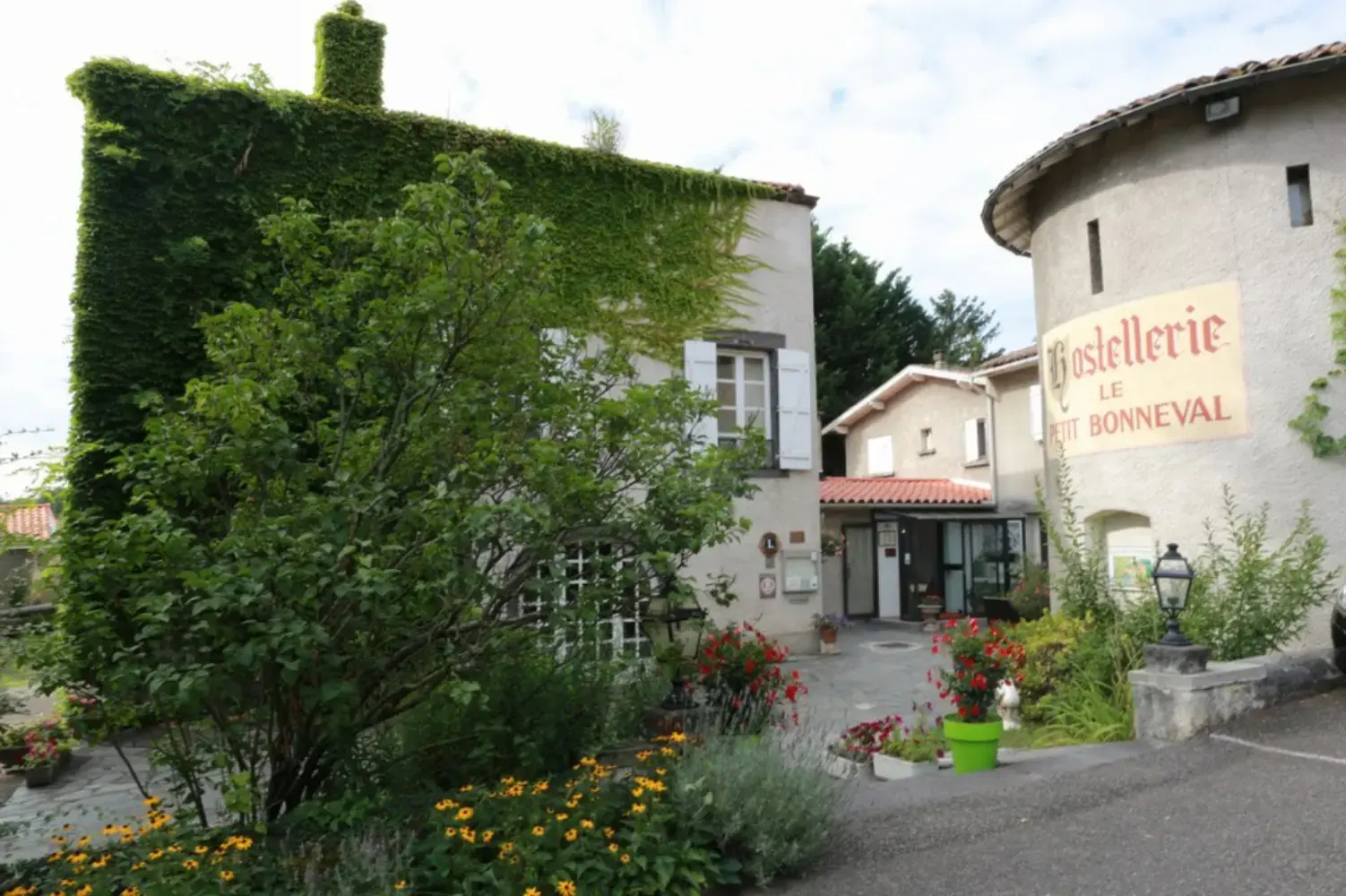 Hostellerie Le Petit Bonneval - Pérignat-lès-Sarliève (Puy-de-Dôme)