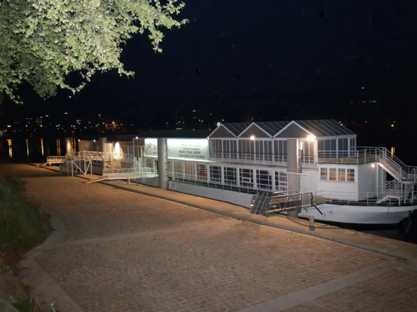 Peniche Touta - Clichy-la-Garenne (Hauts-de-Seine)