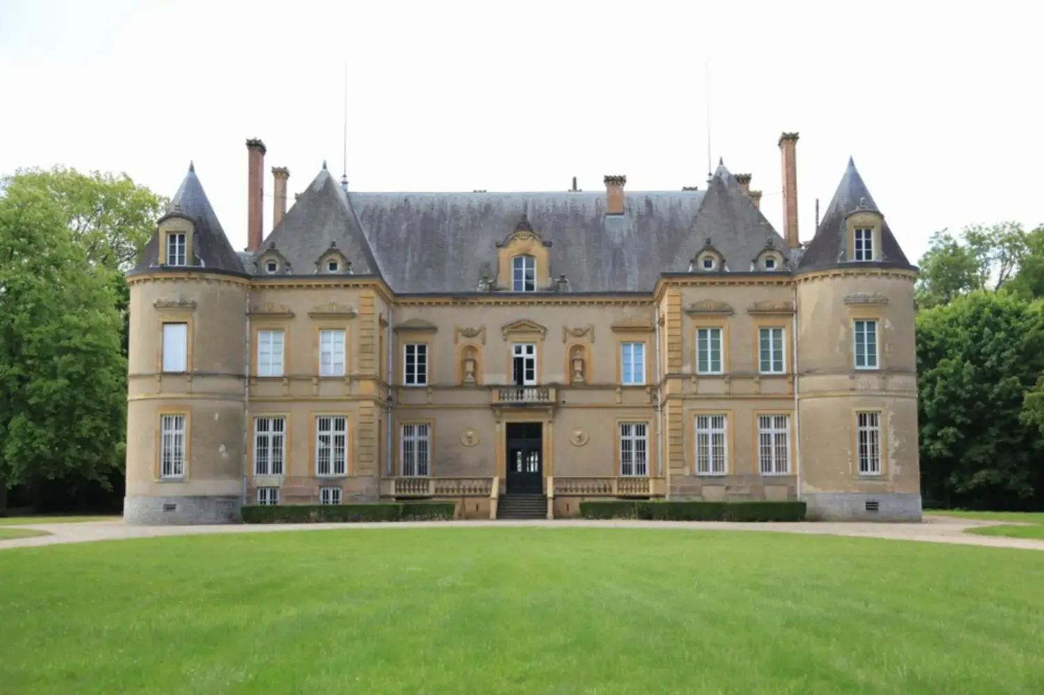 Chateau de Beaulon - BEAULON (Allier)
