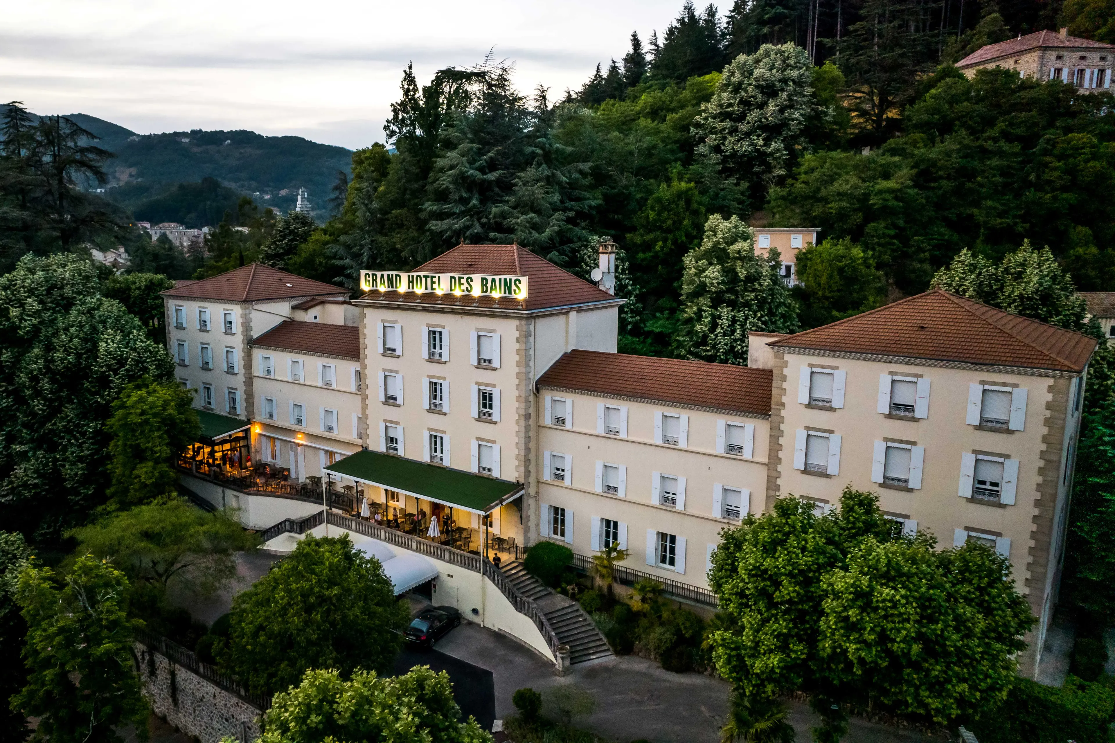 Grand Hôtel des Bains Vals-lès-Bains - Vals-les-Bains (Ardèche)