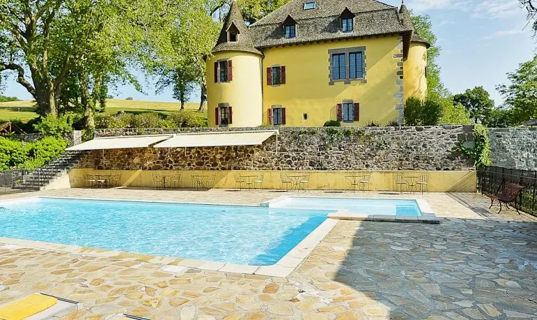 Chateau de Salles Vézac - Vézac (Cantal)