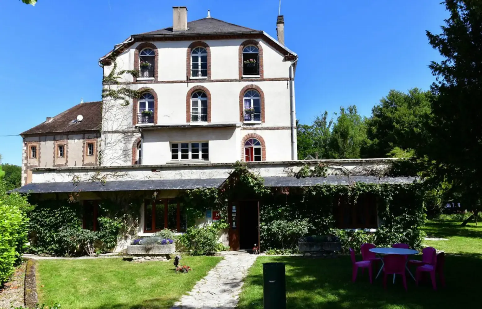 Auberge des Vieux Moulins Banaux - Villeneuve L'Archevêque (Yonne)