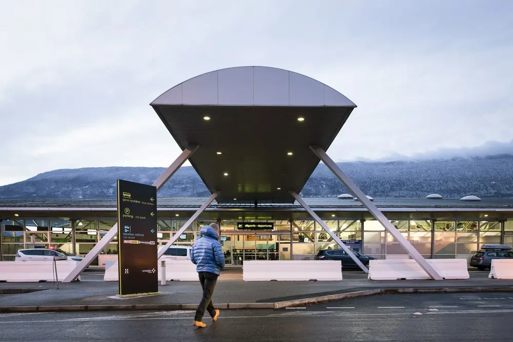 Aéroport Chambéry Savoie Mont Blanc - Viviers-du-Lac (Savoie)